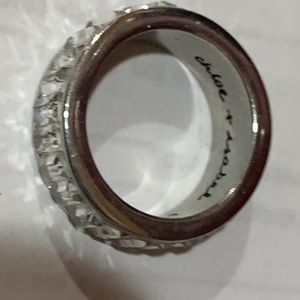 Chloe & Isabel ring size 6 faux diamond accents beautiful ring worn 1/2 times